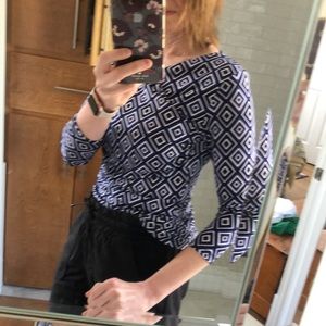 Ruched geometric patterned top